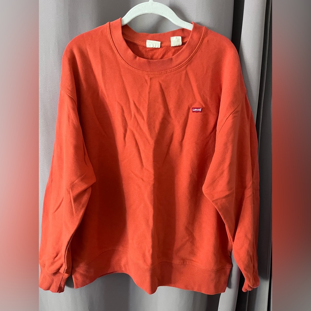 Levi’s sweatshirt